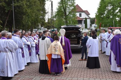 uroczystości pogrzebowe księdza prałata Edmunda Cisaka 47